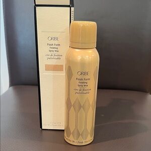 Oribe Flash Form Spray Wax in Tan